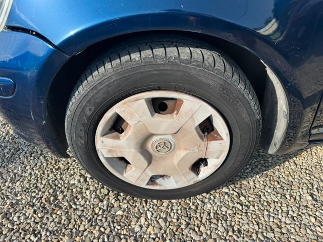 TOYOTA Yaris 1.0i 16V cat 5 porte Sol