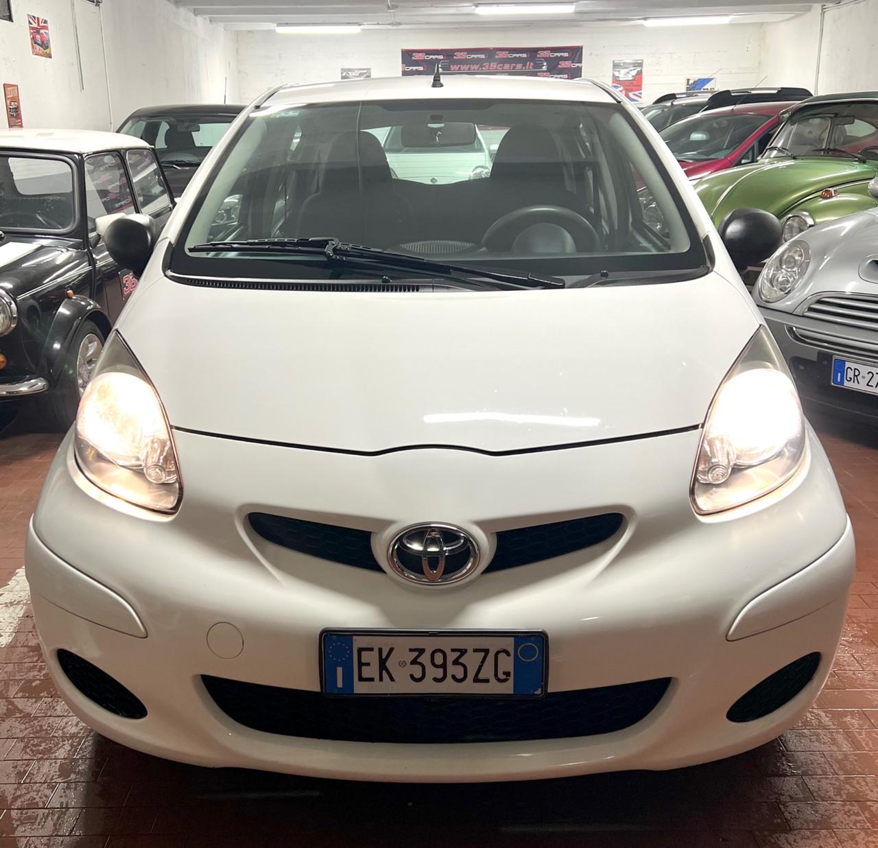Toyota Aygo 1.0 benzina €5 OK NEOPATENTATI