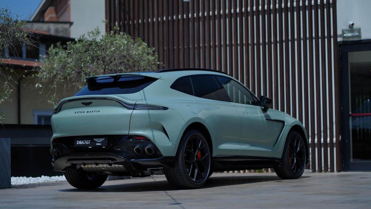 ASTON MARTIN DBX707 4.0