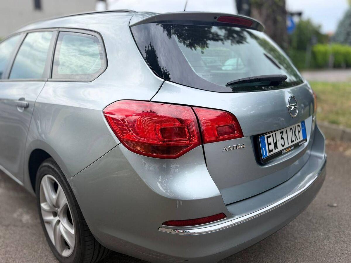 Opel Astra 1.7 cdti Cosmo 110cv