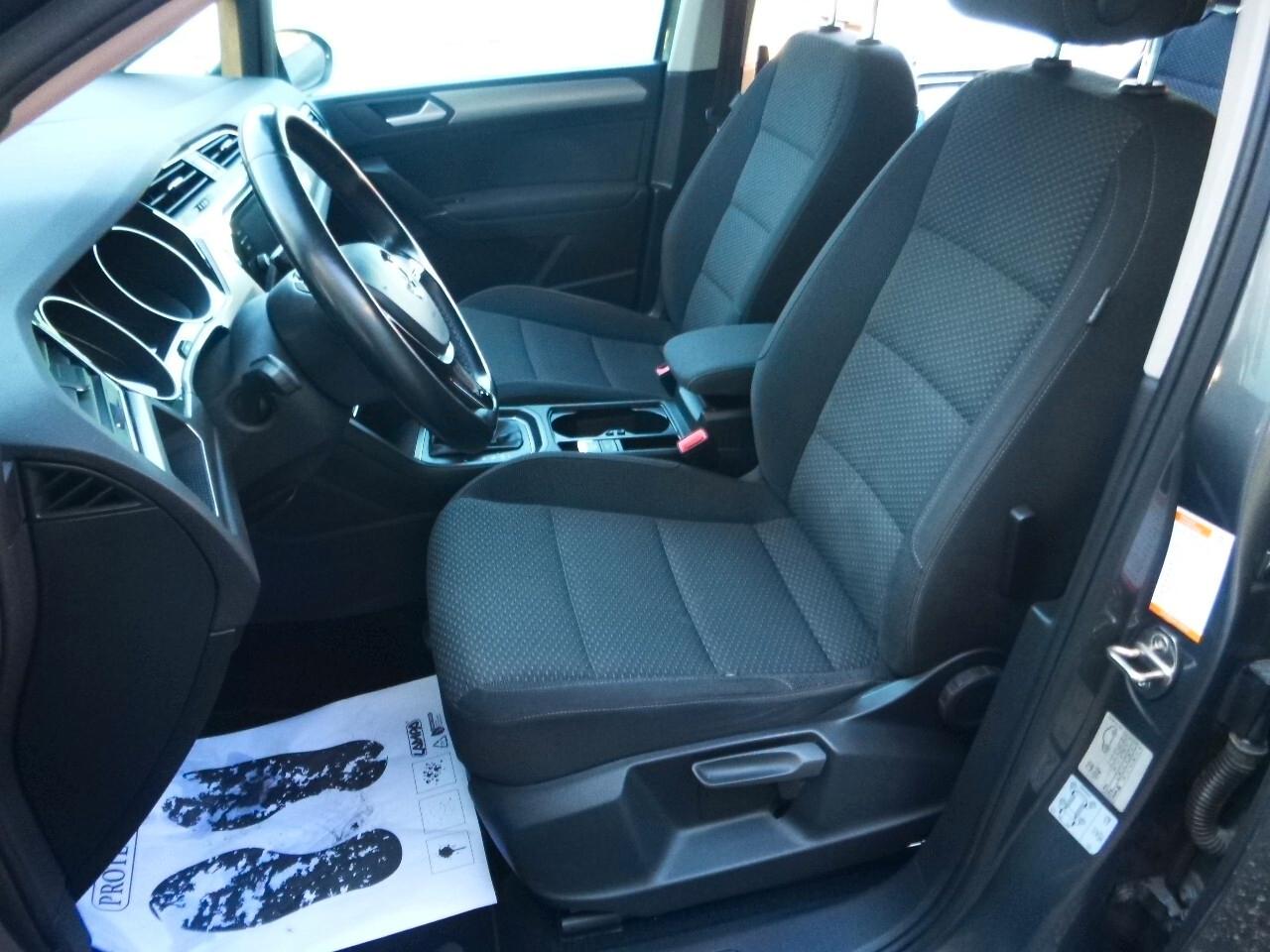 Volkswagen Touran 1.6 TDI 115 CV SCR DSG Executive BlueMotion Tech. 7 POSTI