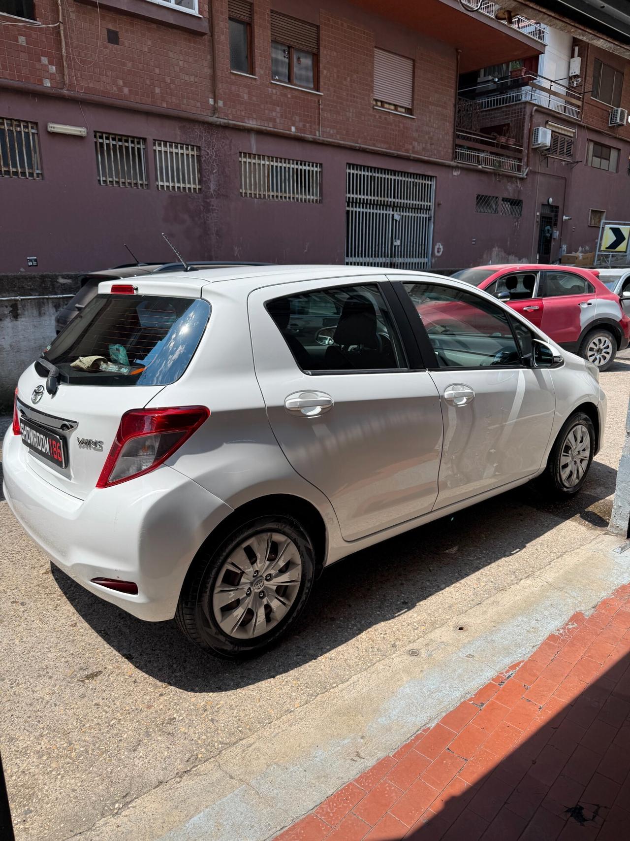 Toyota Yaris 1.0 5 porte Active