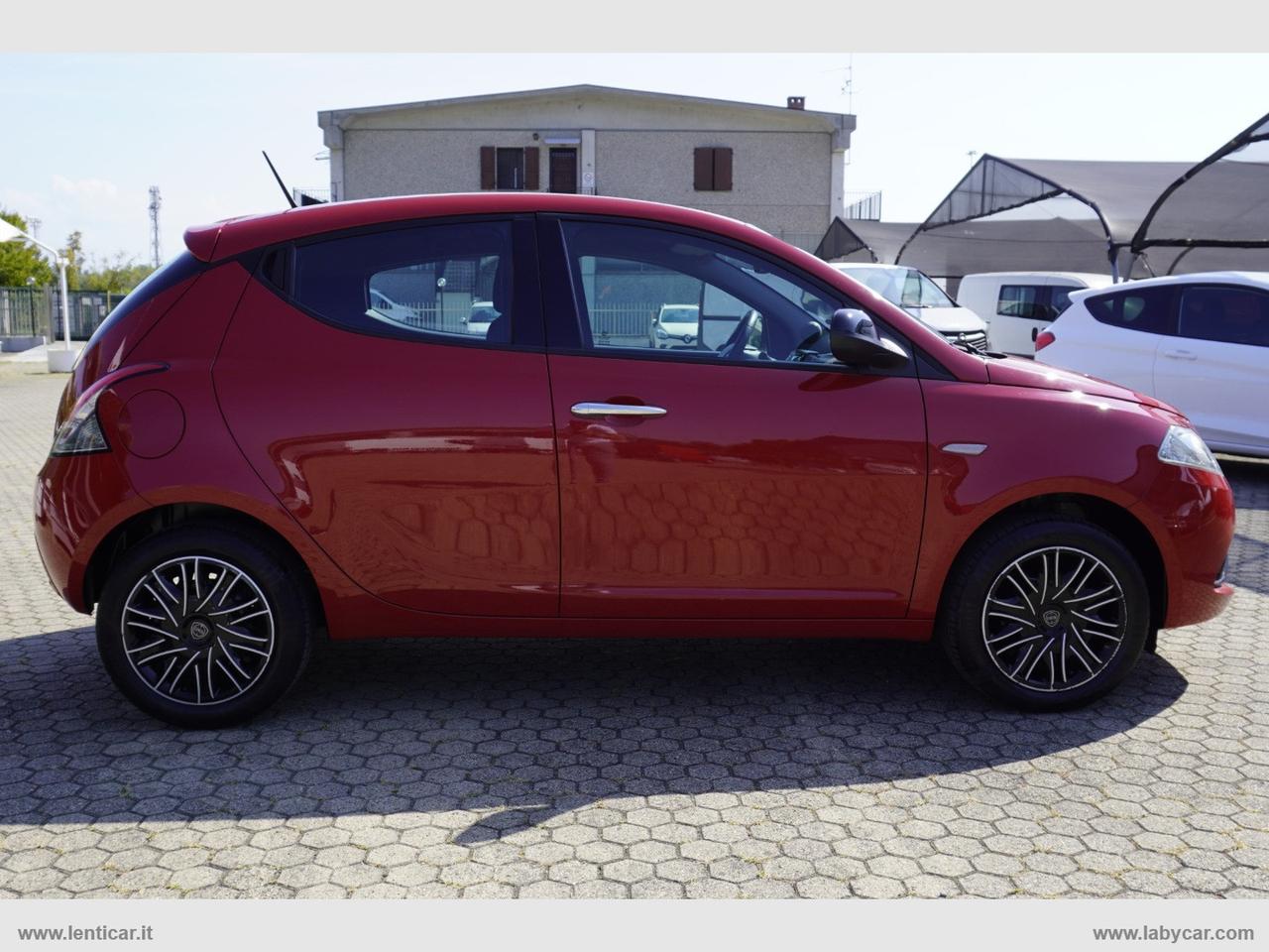 LANCIA Ypsilon 1.2 69 CV 5 Posti Gold Adatta a Neopatentati