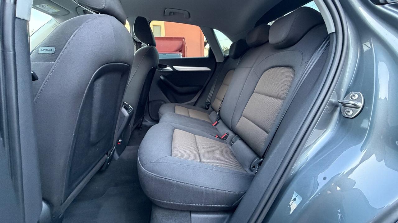 AUDI Q3 QUATTRO 2.0 BUSINESS PLUS S-TRONIC 177 CV - FULL LED