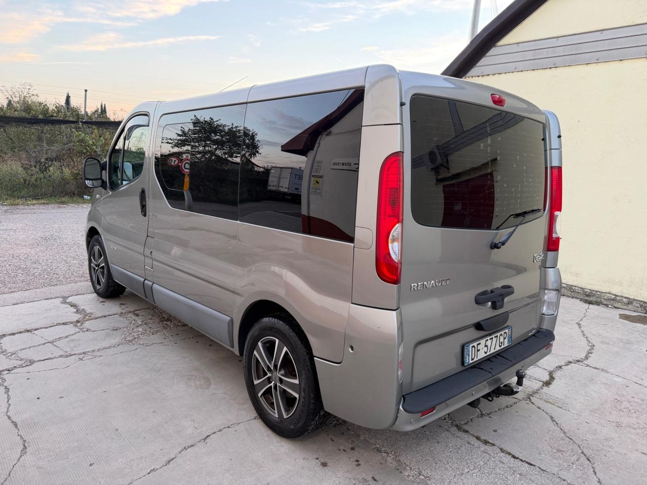 Renault Trafic 2.0 dCi/115 Cv 9 Posti Clima Gancio T.