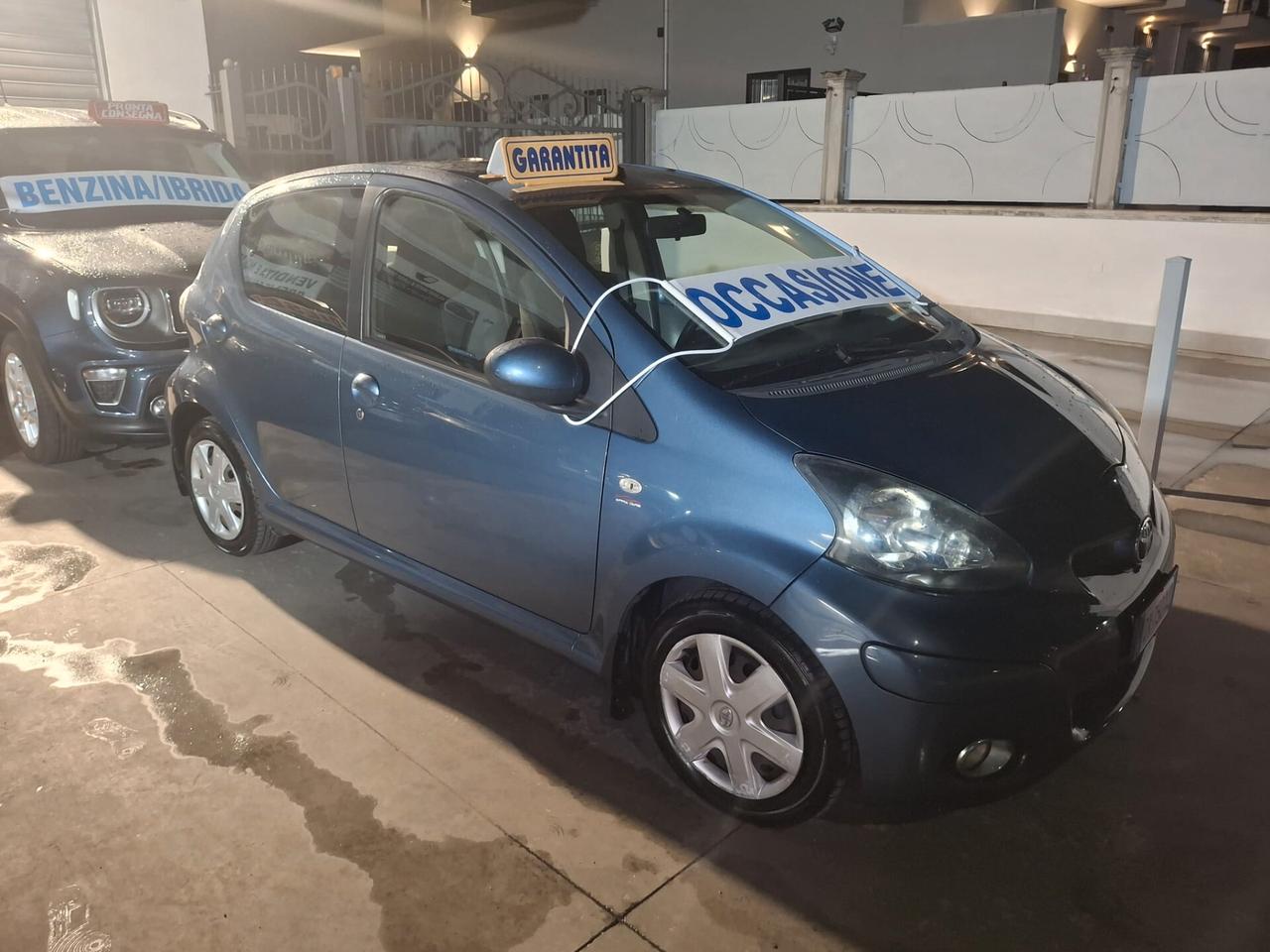 Toyota Aygo 1.0 12V VVT-i 5 porte Sol