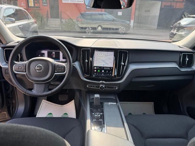 VOLVO XC60 B4 Geartronic Momentum Pro
