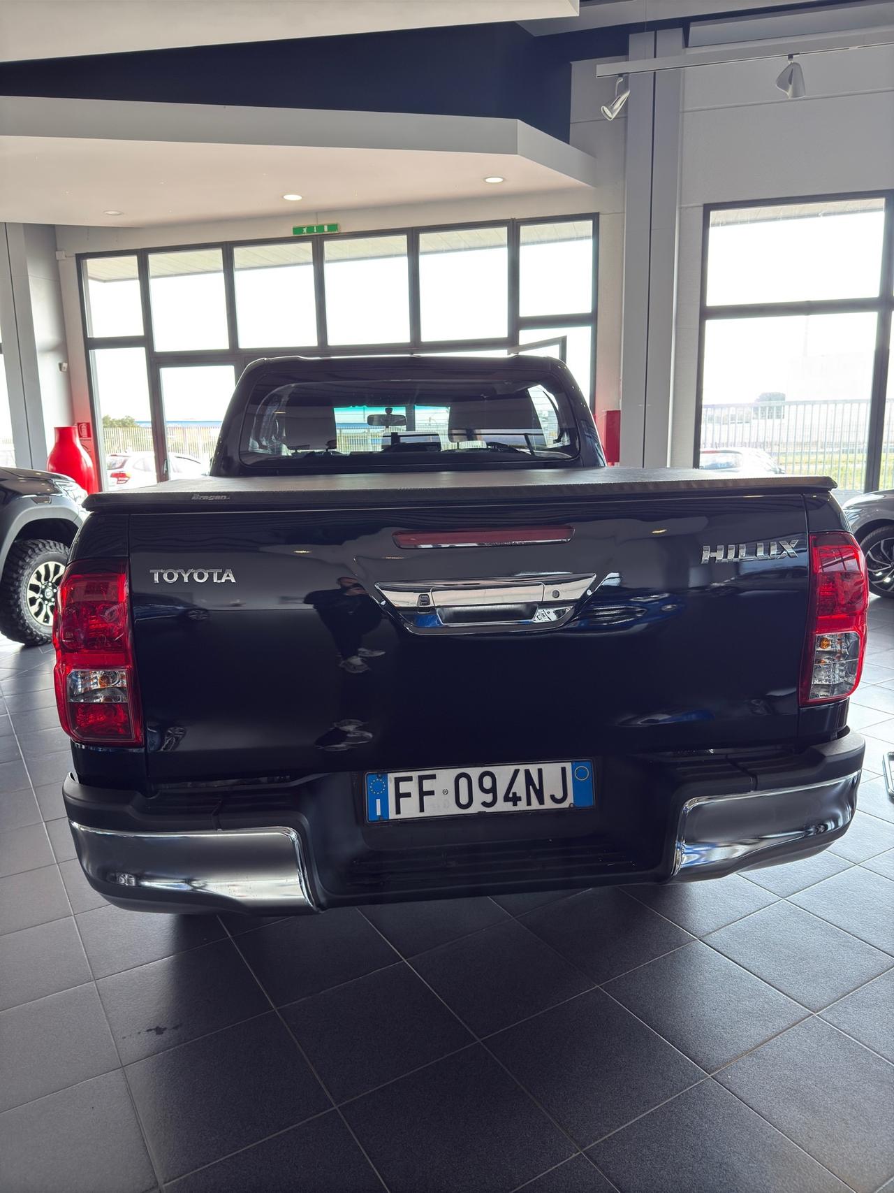 Toyota Hilux 2.4 D-4D 4WD 4 porte Double Cab Lounge