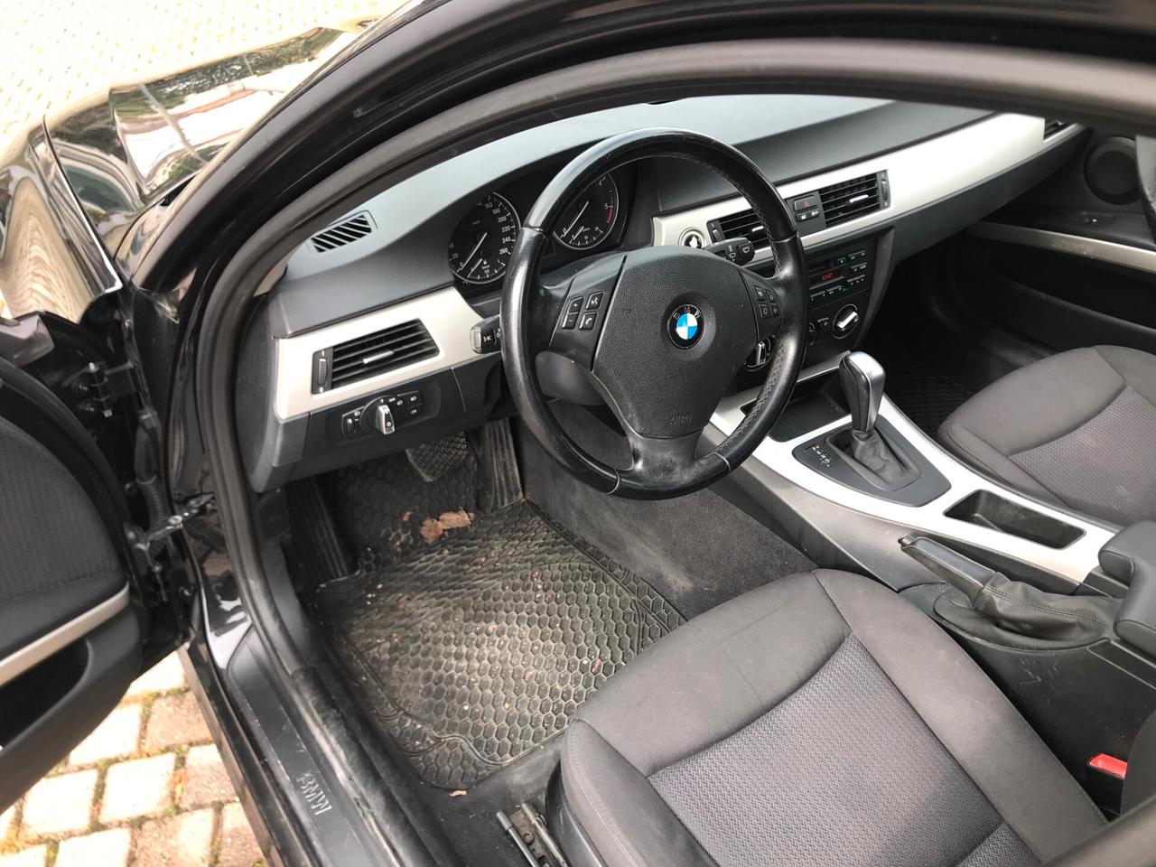 BMW 318d Touring 2.0 Eletta Automatica Neopatentati
