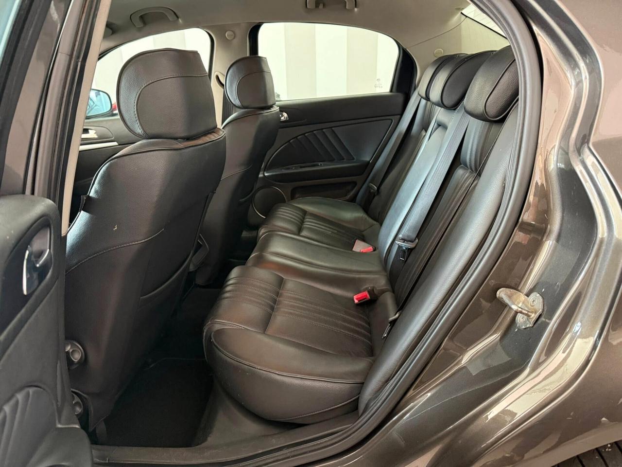 Alfa Romeo 159 2.4 JTDm 20V Distinctive