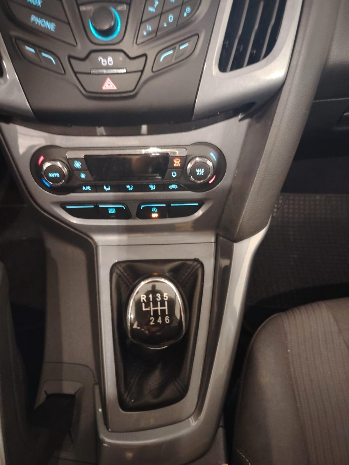 Ford Focus look ST LINE