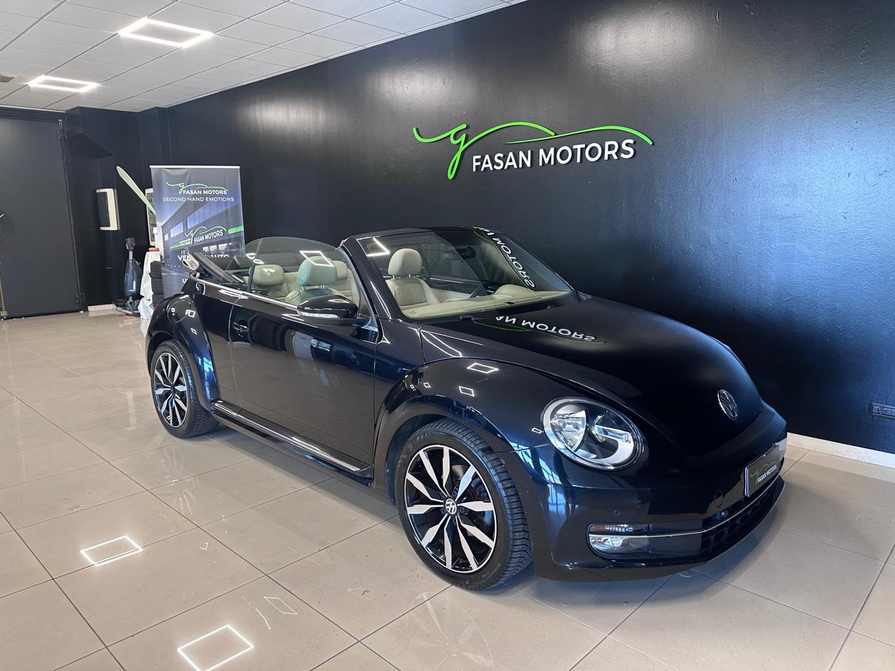 Volkswagen Maggiolino Cabrio 1.6 tdi Design 105cv dsg