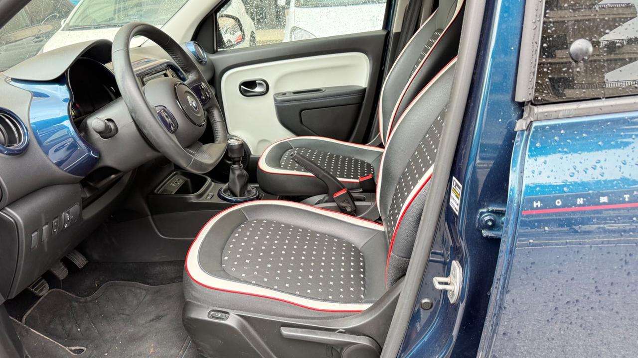 Renault Twingo SCe 65 CV Signature LED NAVI PELLE CAR PLAY KAMERA CERCHI 16 PDC CLIMA AUTOMATICO