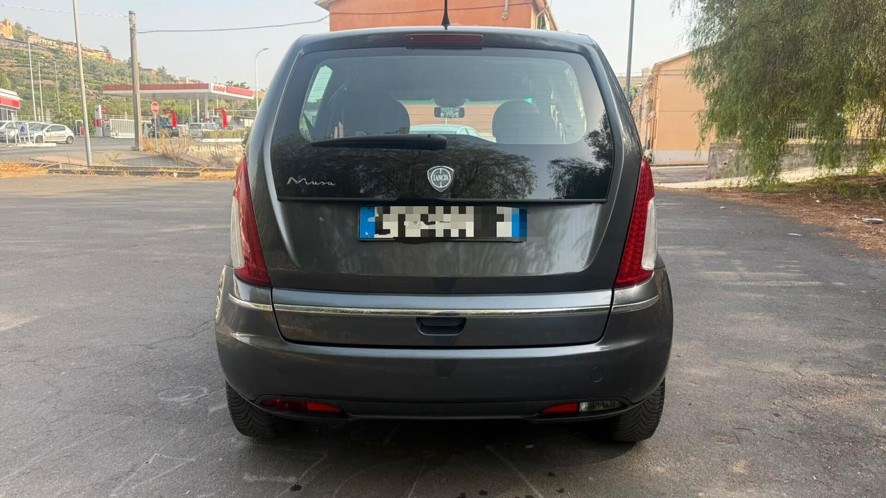 Lancia MUSA d.i.e.s.e.l. s.t.u.p.e.n.d.a. m.o.d. Argento