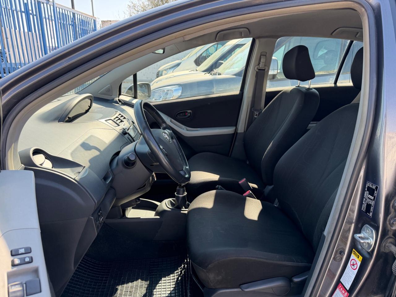 Toyota Yaris 1.0 5 porte Sol