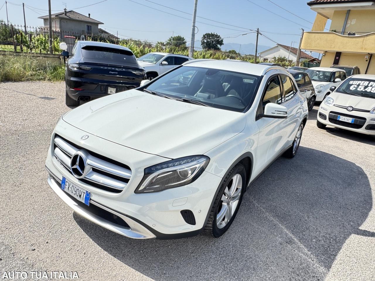 MERCEDES-BENZ GLA 200CDI PREMIUM PER NEOPATENTATI