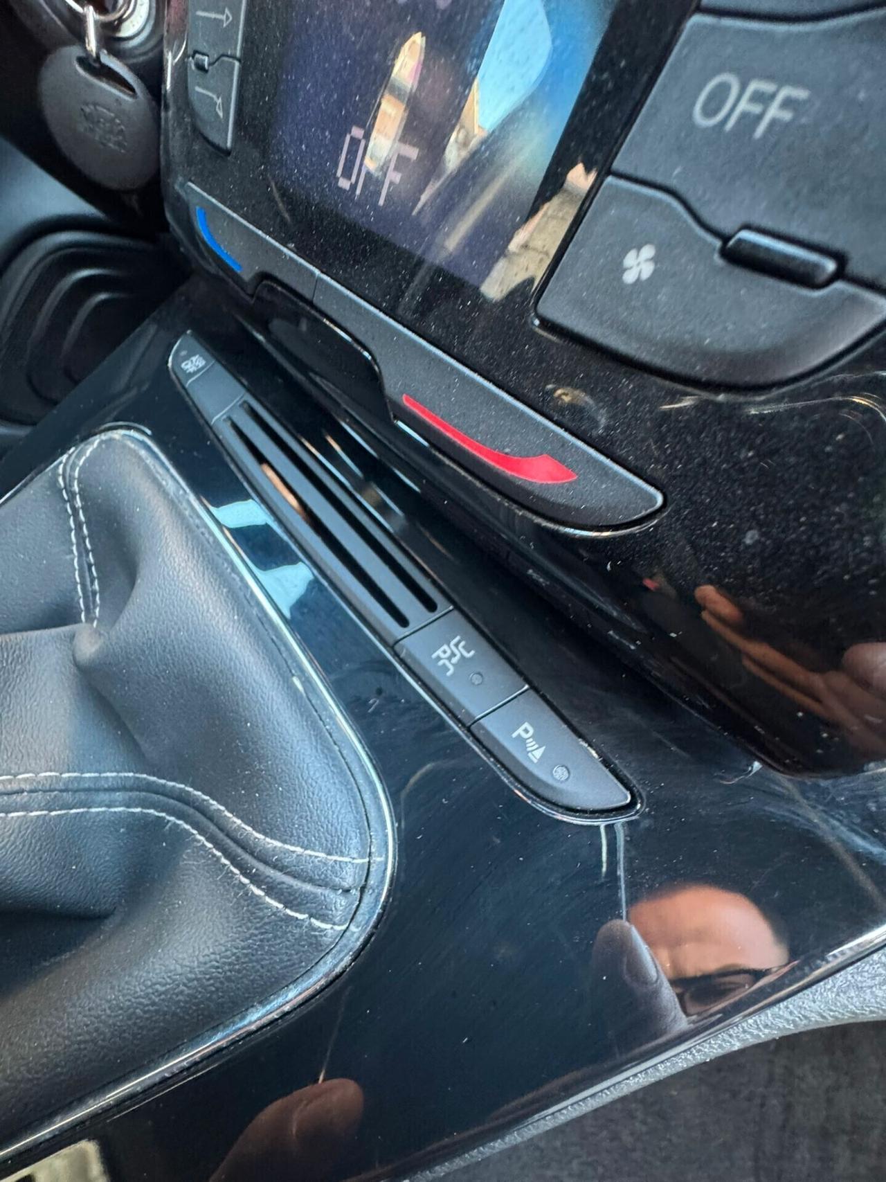 Lancia Ypsilon 1.3 MJT 16V 95 CV 5 porte S&S S Momodesign