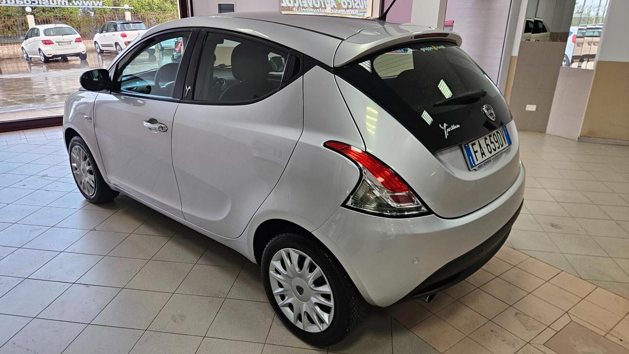 Lancia Ypsilon 1.2 69 CV 5 porte Elefantino