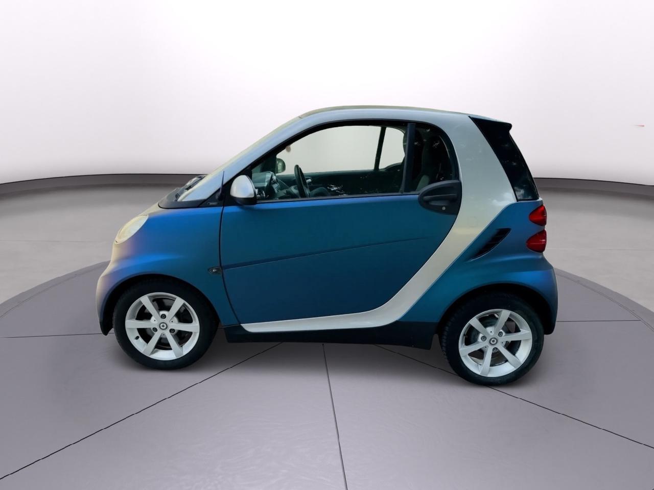 Smart ForTwo 1.0 passion anno 2010 segna 300.000km