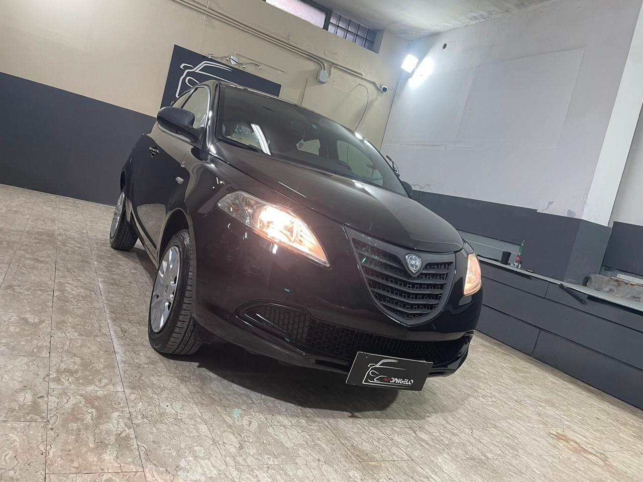 Lancia Ypsilon 0.9 TwinAir 85 CV 5 porte Metano Ecochic Gold