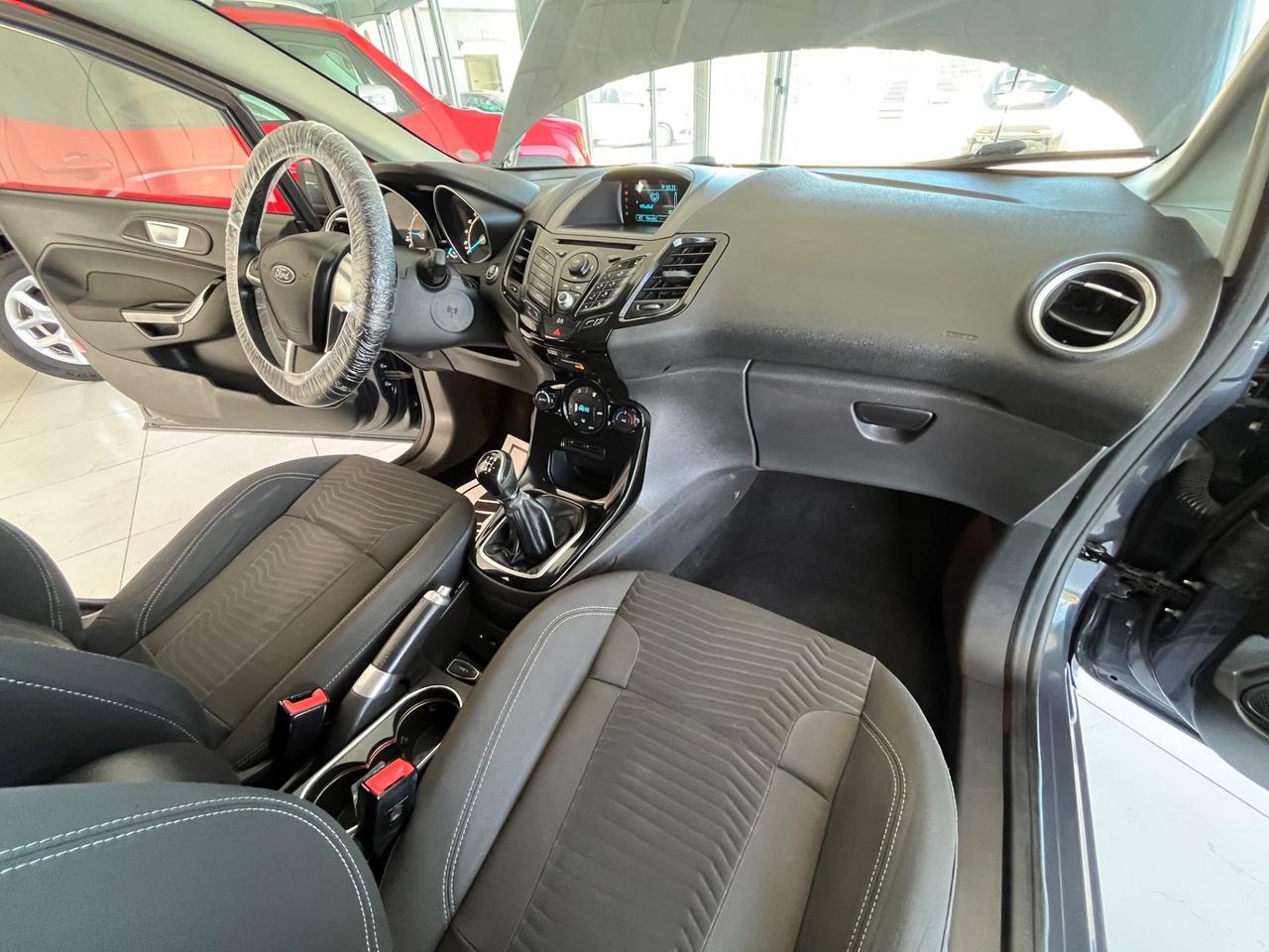 Ford Fiesta 1.5 TDCi 75CV 5 porte Titanium