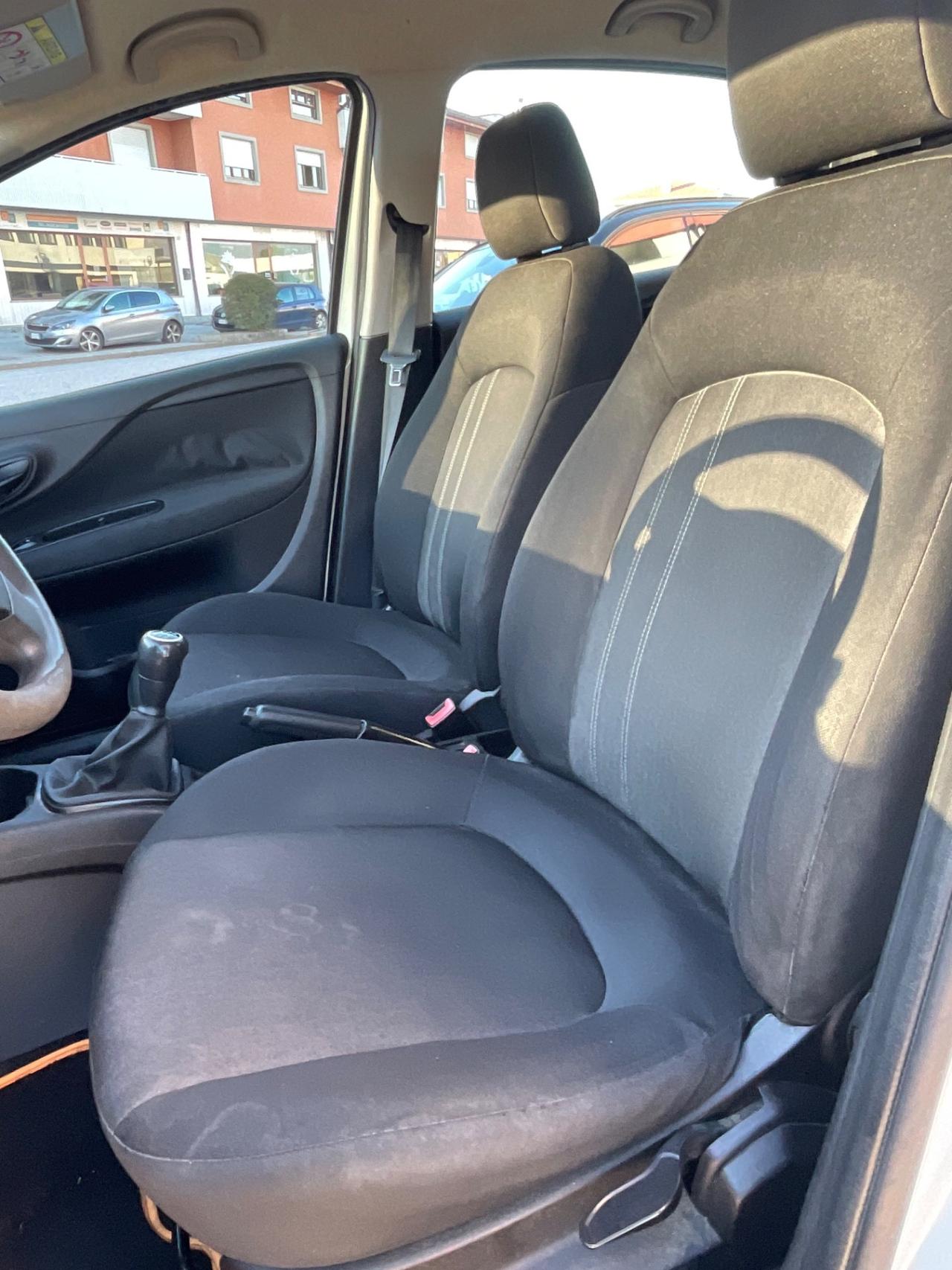 Fiat Punto 1.3 MJT II 75 CV 5 porte Street