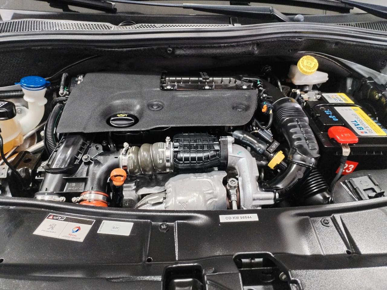 Peugeot 2008 BlueHDi 100 Allure