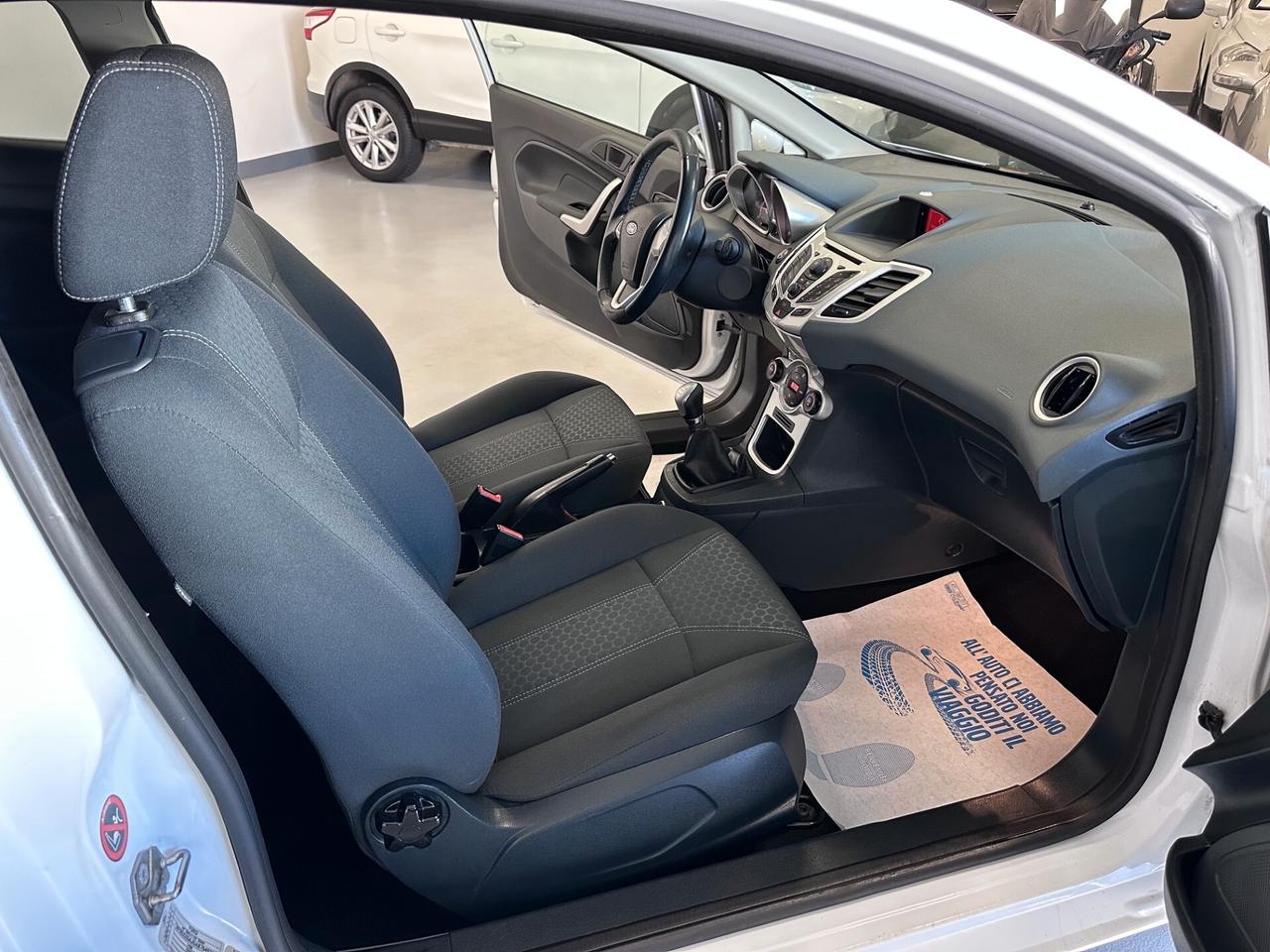 FORD FIESTA 1.4 BENZINA GPL