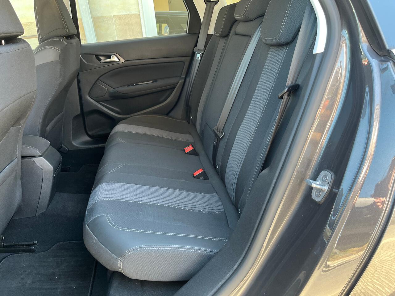 Peugeot 308 BlueHDi 130 S&S SW Allure