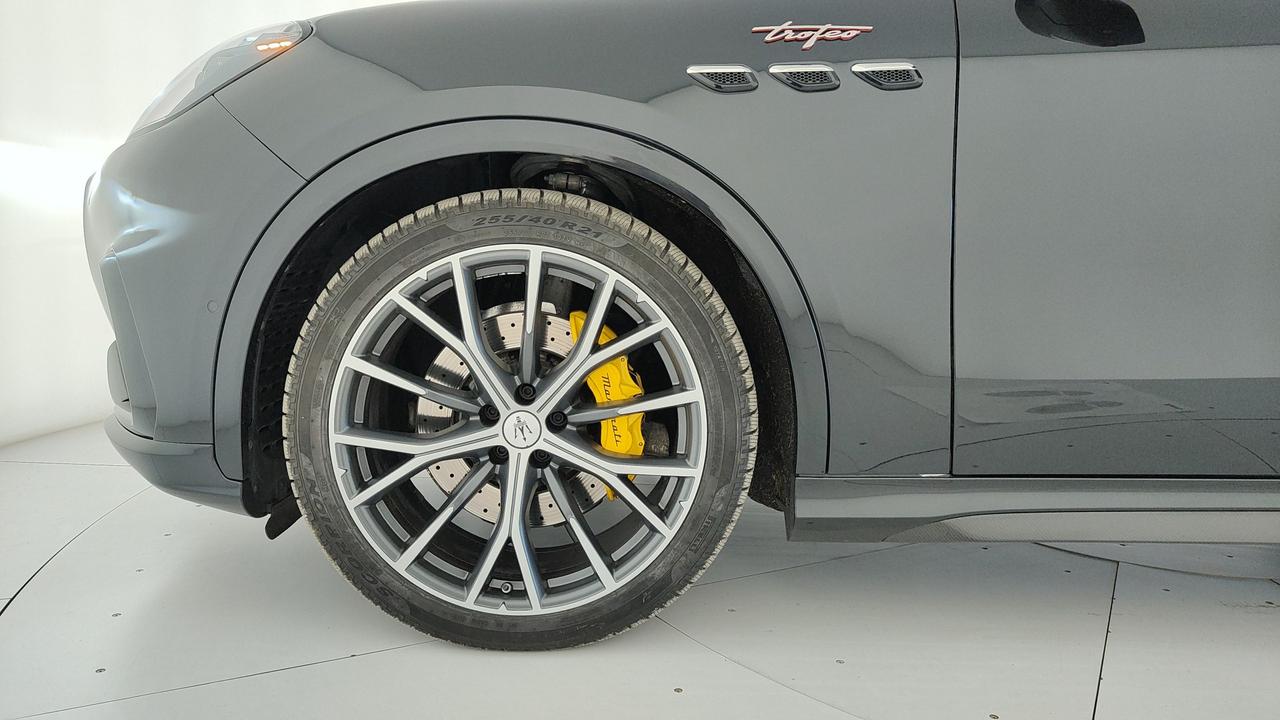 MASERATI Grecale 3.0 V6 Trofeo 530cv auto