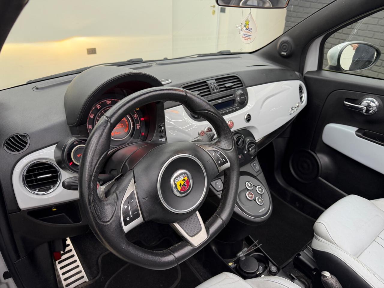 Abarth 500 C 1.4 Turbo T-Jet MTA