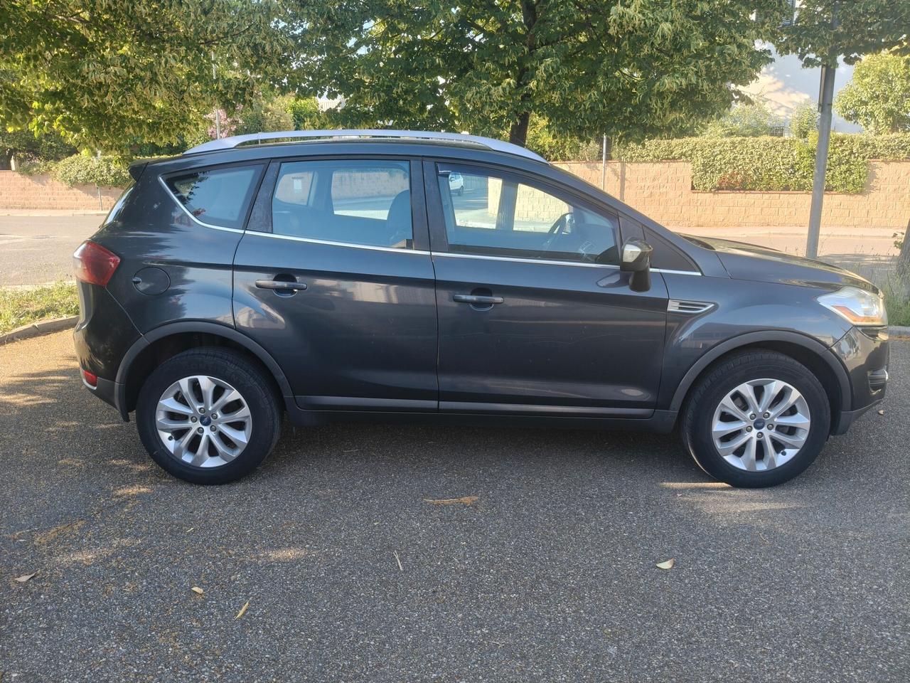 Ford Kuga 2.0 TDCi 4WD SOLO 128.000 KM