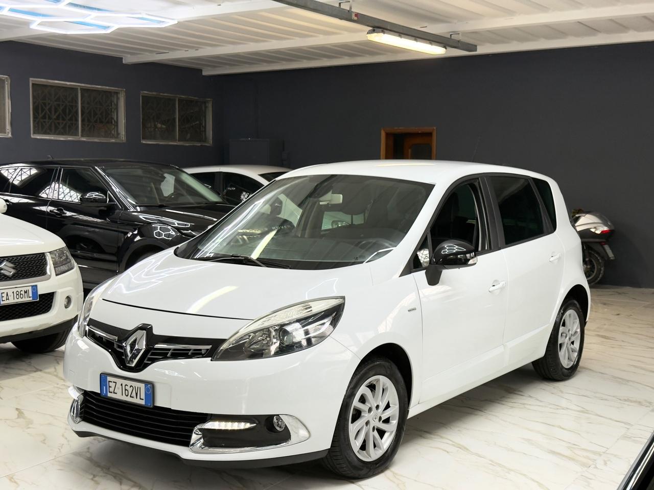 Renault Scenic Scénic XMod dCi 110 CV EDC Limited