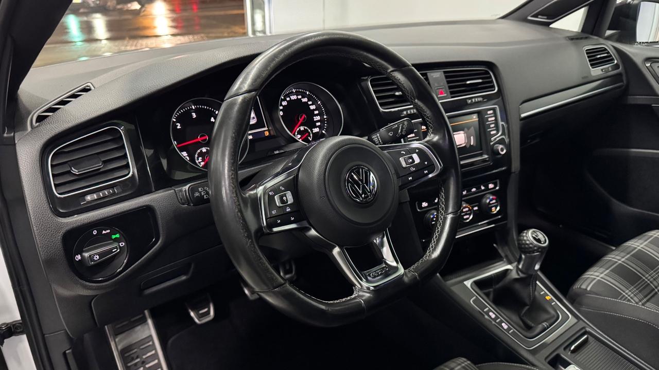 Volkswagen Golf GTD 2.0 TDI 3p.-2015