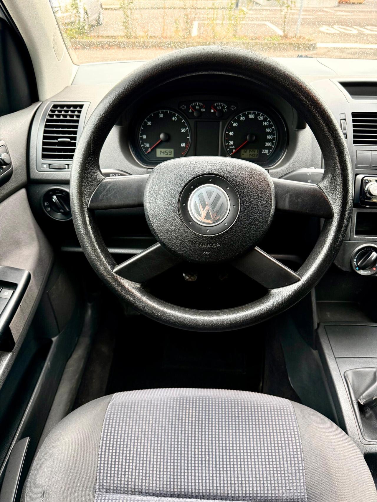 VOLKSWAGEN POLO 1.4 BENZ NEOPAT. UNICO PROP.