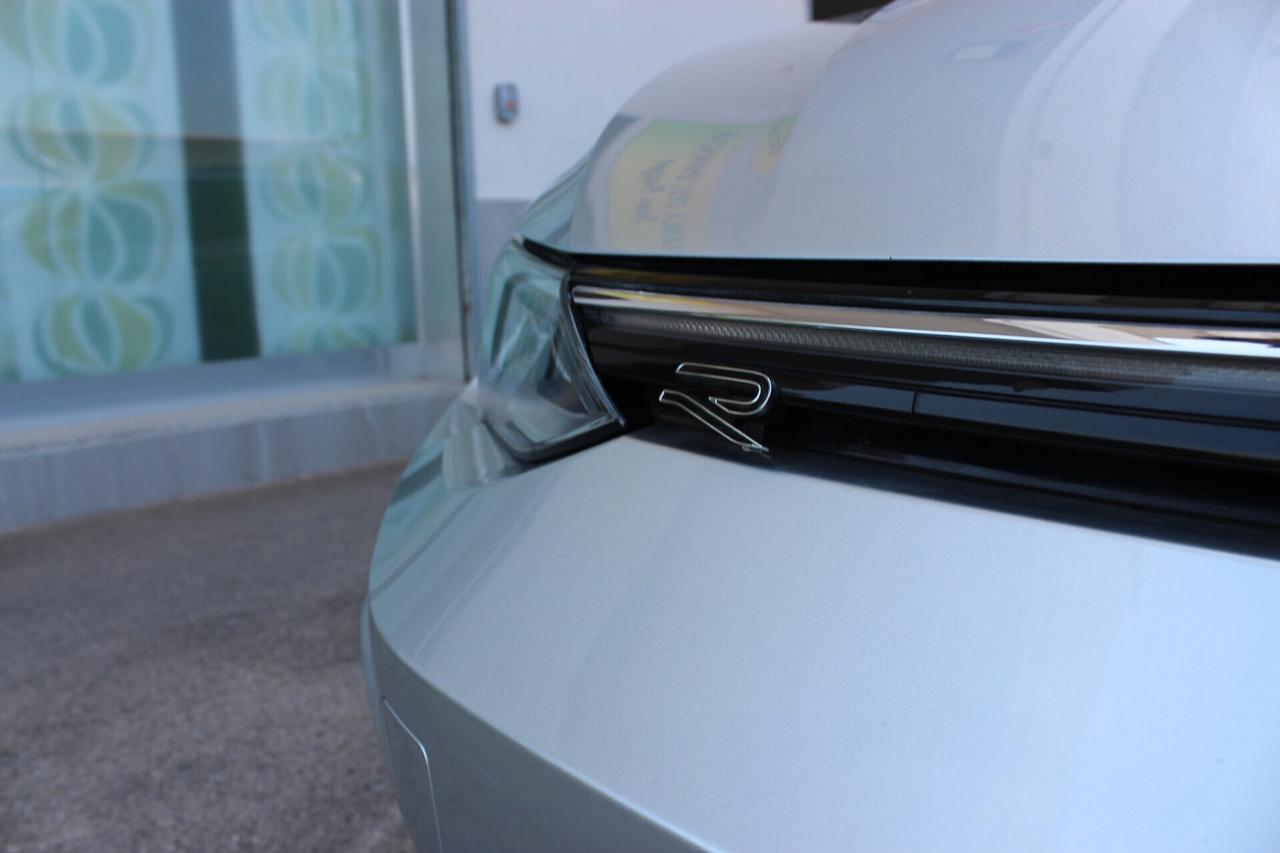 Volkswagen Golf 8 R LINE 2.0 TDI