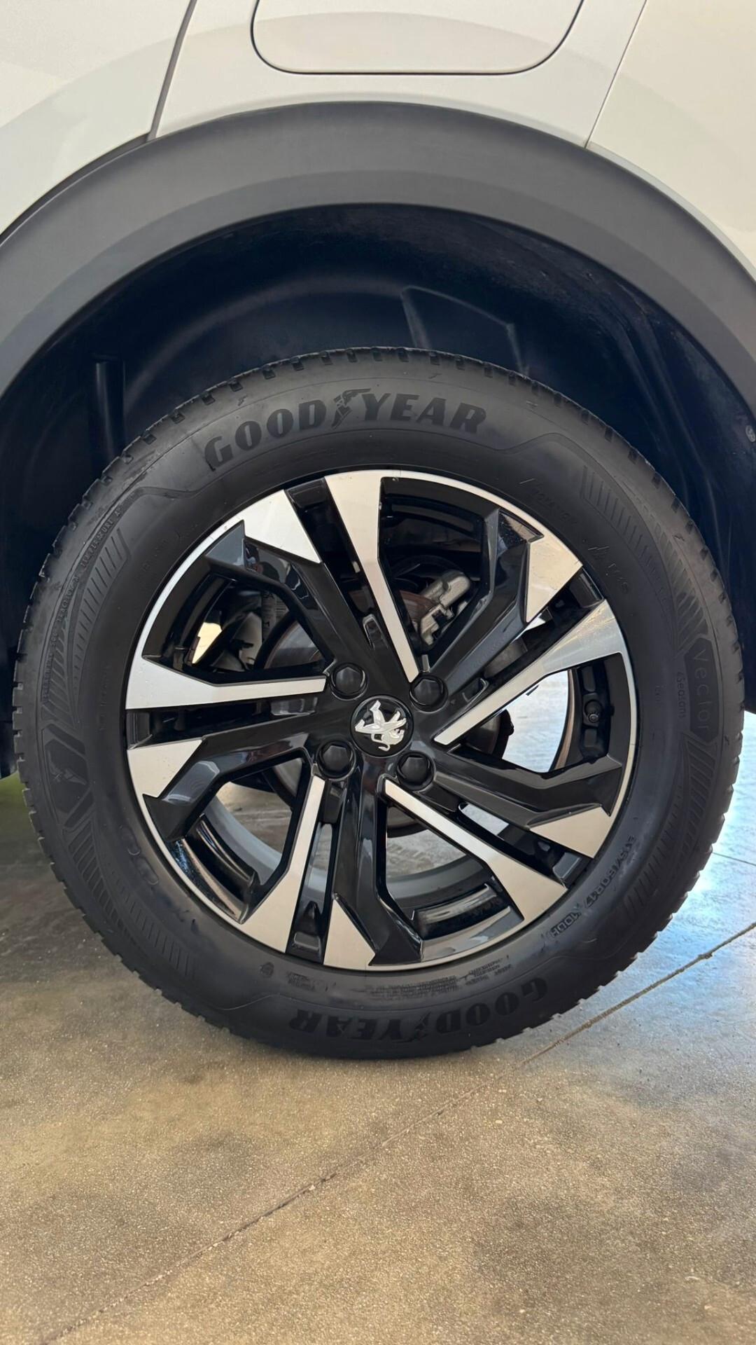 Peugeot 2008 PureTech 100 S&S Allure