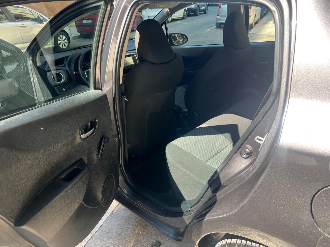 Toyota Yaris 1.0 5 porte style