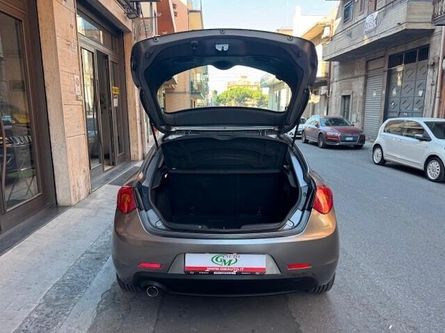 Alfa Romeo Giulietta 1.6 JTDm-2 Distinctive