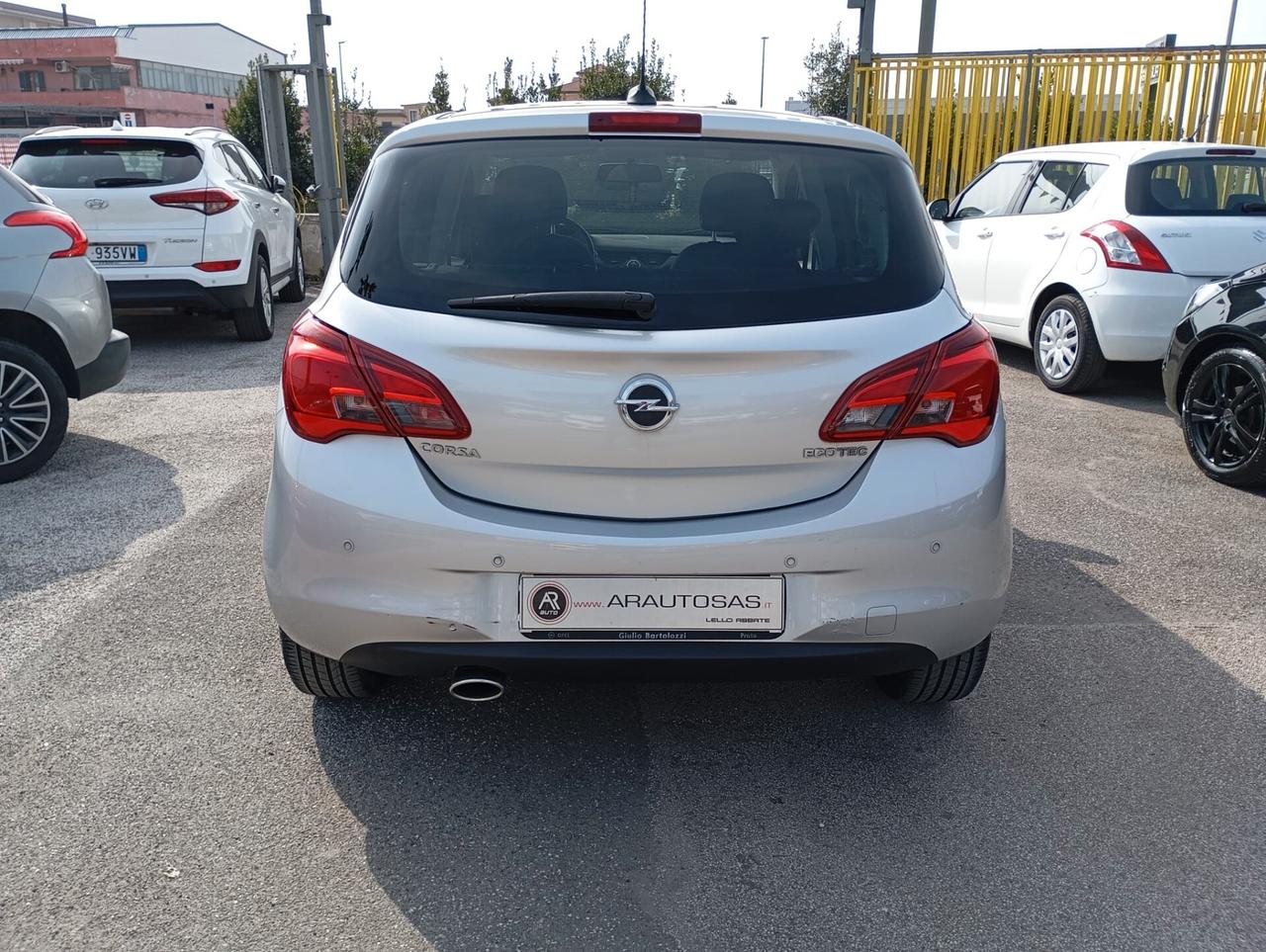 Opel Corsa 1.4 90CV GPL Tech Black Edition