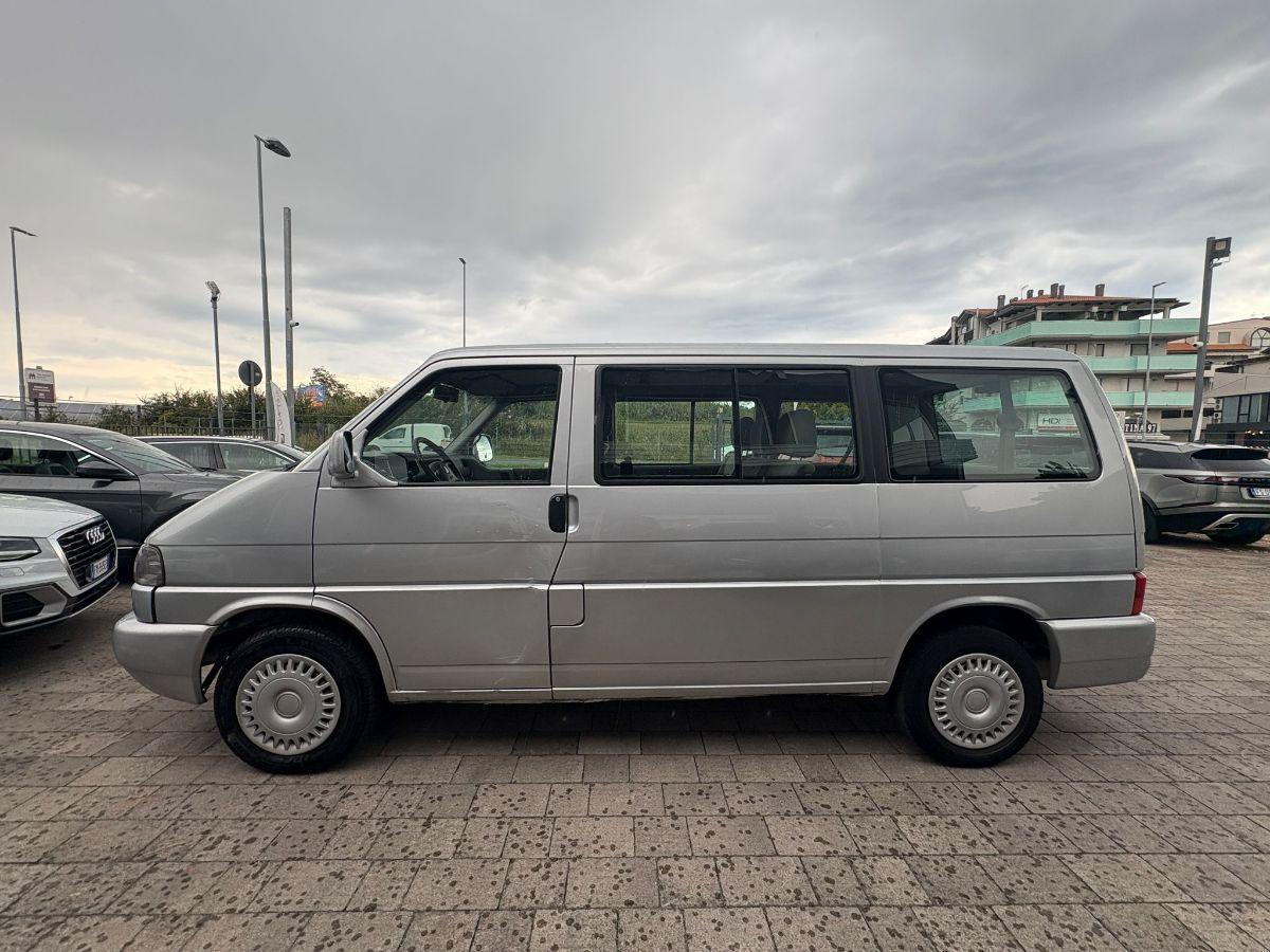 VOLKSWAGEN - T4 Caravelle 2.5 TDI 9 POSTI