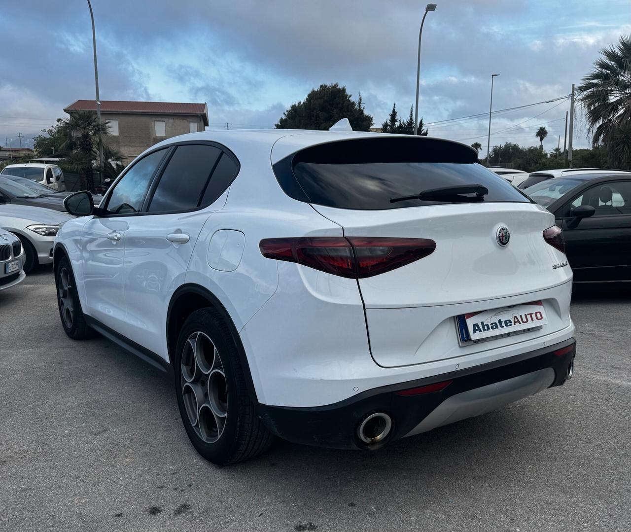 Stelvio 2.2 Turbodiesel 180 CV AT8 RWD Business