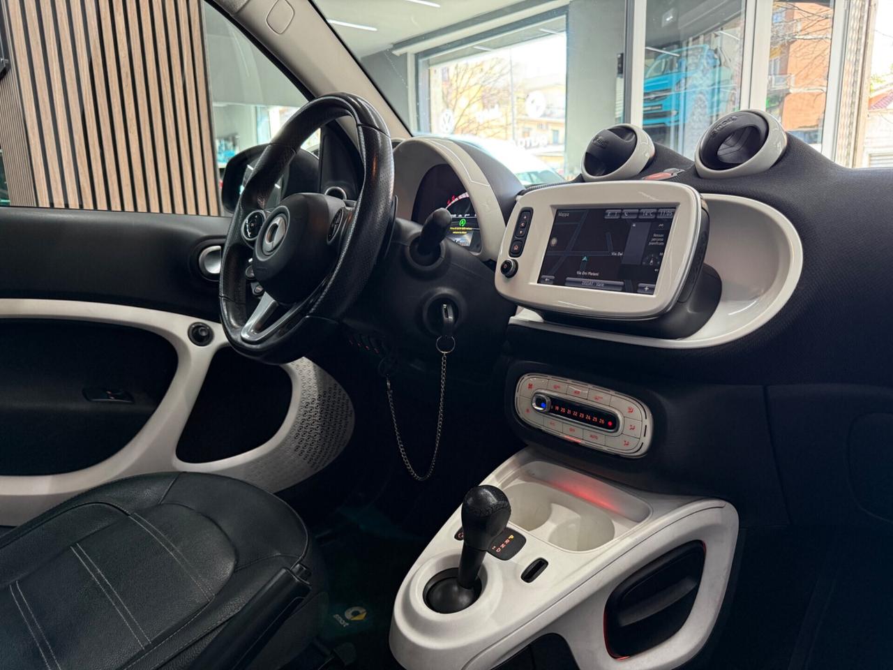 Smart ForTwo 70 1.0 Prime NAVI-KAMERA-LED Pronta consegna