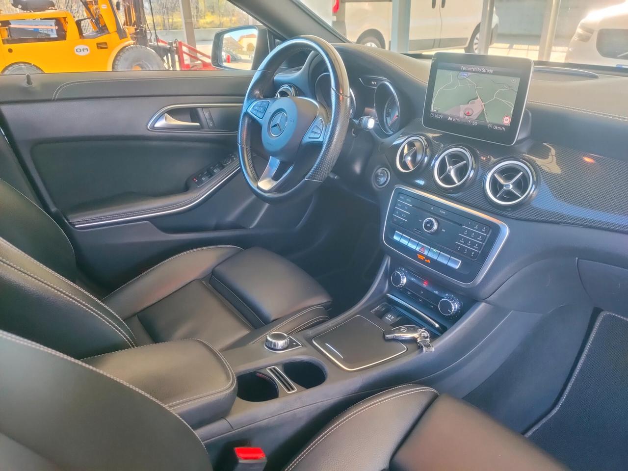 Mercedes-benz CLA 200 D AMG NIGHT EDITION 4Matic Automatico NEOPATENTATI