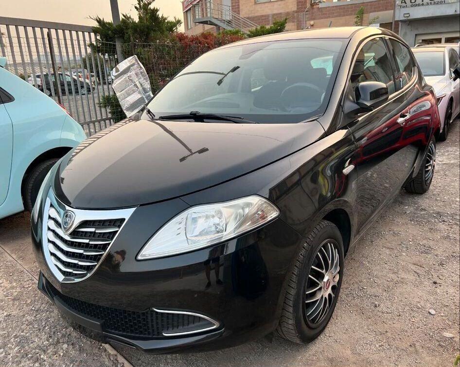 Lancia Ypsilon 1.2 69 CV 5 porte S&S Gold