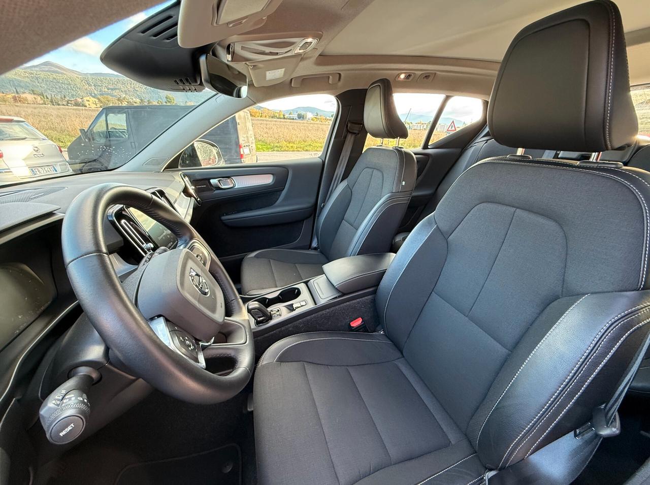 Volvo XC40 D4 AWD Geartronic Momentum