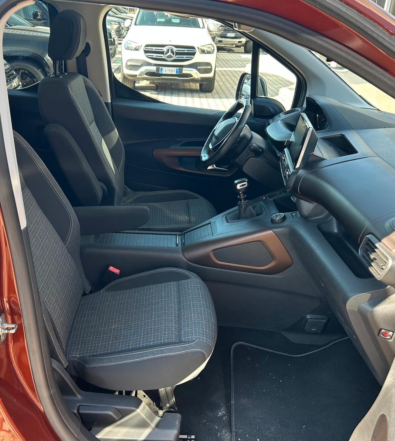 Peugeot Rifter BlueHDi 130 S&S EAT8 GT Line Standard