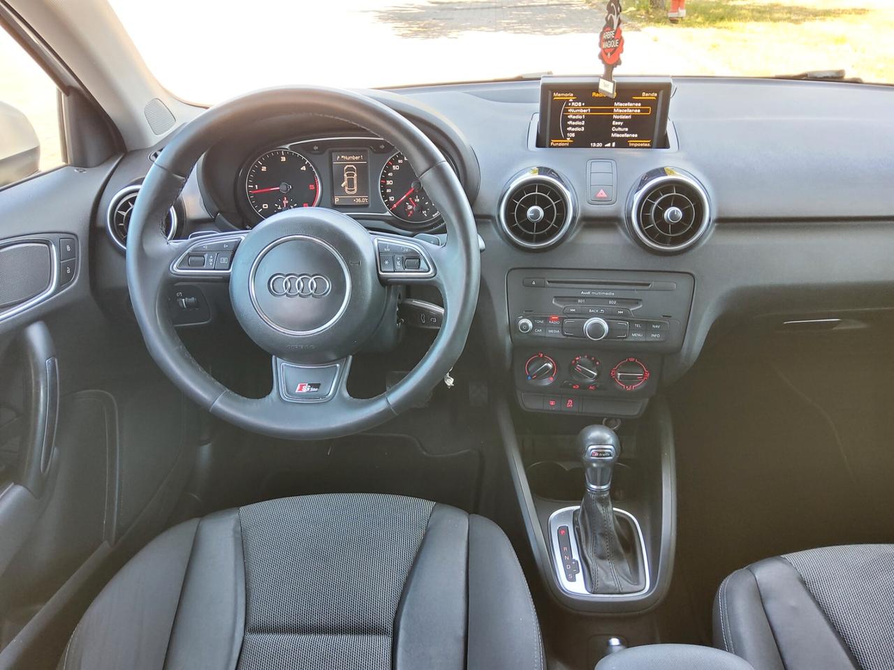 Audi A1 1.6 TDI S line edition plus