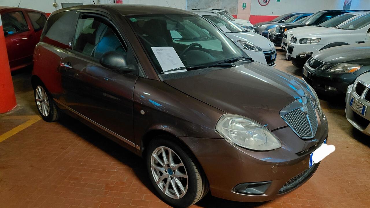 Lancia Ypsilon 1.4 New Oro Ecochic GPL