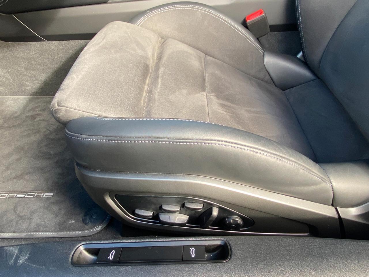 Porsche 911 992.2 Targa 4 GTS 541 CV KM 0